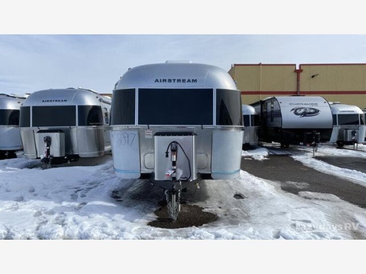 Thumbnail Photo undefined for New 2023 Airstream Flying Cloud